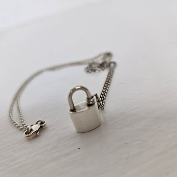 Louis Vuitton Lock It Silver Pedant Necklace for Unicef - Picture 8 of 9